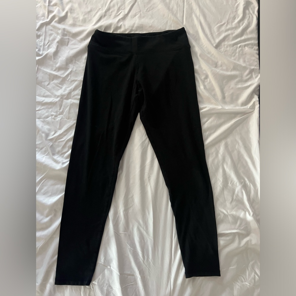 Victoria Secret Sport leggings. Black. Size large.